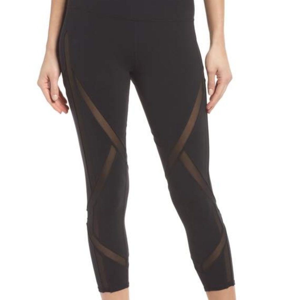 Alo Laced High Waist Capri Legging Sz Small